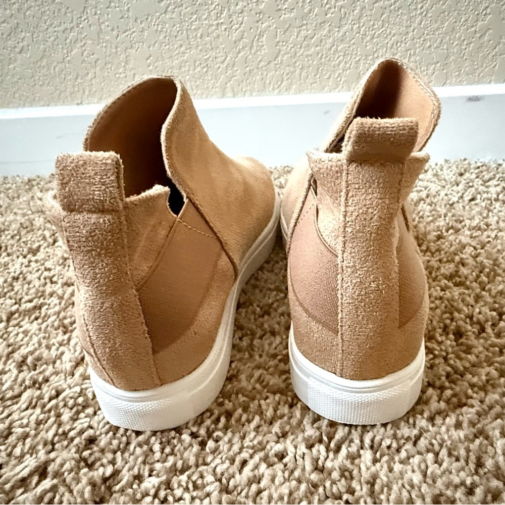 Lightweight Slip-On Ankle Boots | Neutral Tan | Women’s Size 7 - Picture 5 of 7
